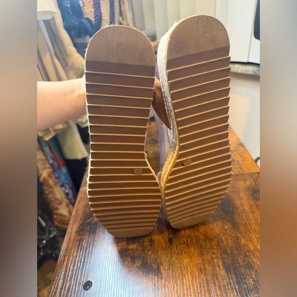 Design Lab Kendra Women's Tan Wedge Espadrilles Sandals Size 9